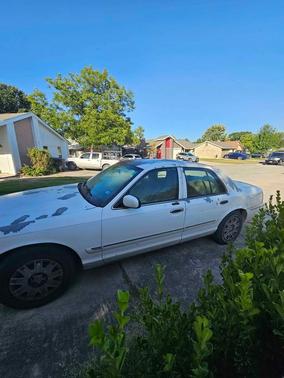 White 2006 Mercury Grand Marquis GS