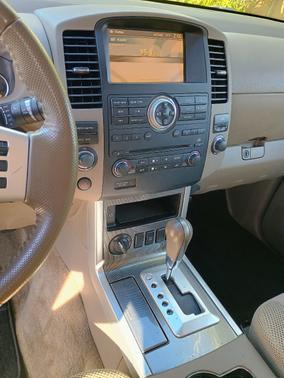 2011 Nissan Pathfinder SV