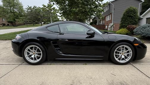 2017 Porsche 718 Cayman Base