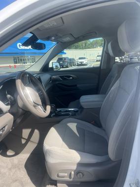 White 2019 Chevrolet Traverse LT Cloth