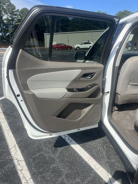 White 2019 Chevrolet Traverse LT Cloth
