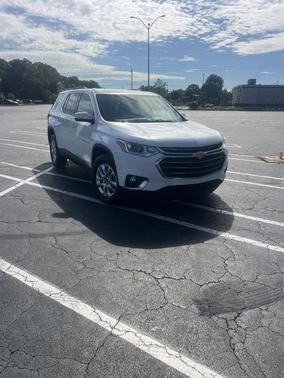 White 2019 Chevrolet Traverse LT Cloth