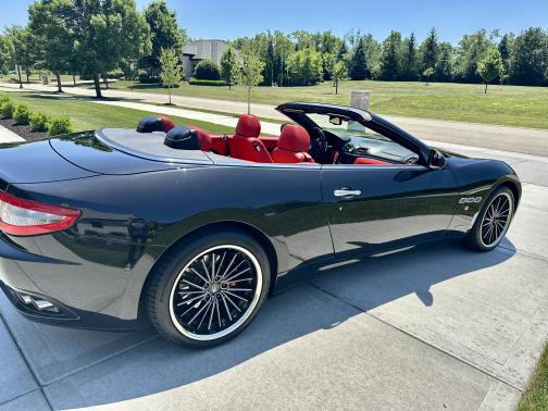 2017 Maserati GranTurismo Base