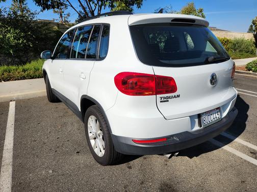 White 2017 Volkswagen Tiguan Limited 2.0T