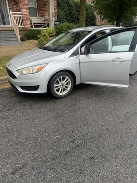 Silver 2015 Ford Focus SE