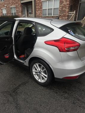 Silver 2015 Ford Focus SE
