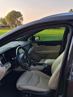Gray 2019 Cadillac XT5 Base