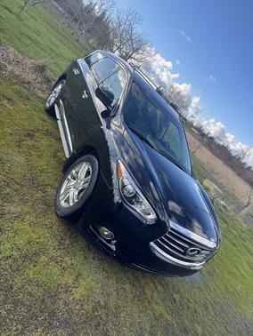 Black 2013 INFINITI JX35 Base