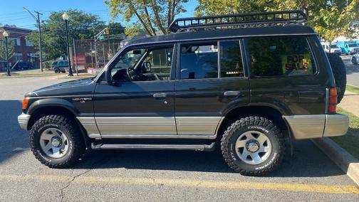 Green 1997 Mitsubishi Montero LS