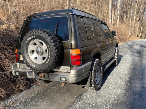 Green 1997 Mitsubishi Montero LS