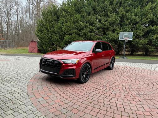 Red 2022 Audi SQ7 4.0T Premium Plus