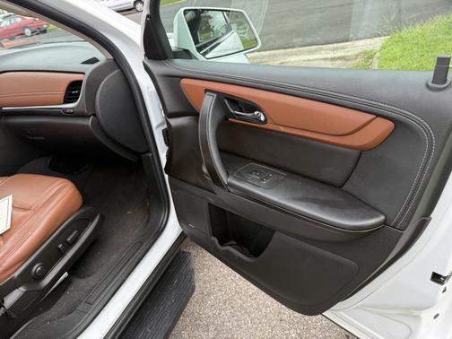 2017 Chevrolet Traverse 2LT