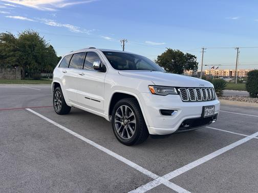 White 2017 Jeep Grand Cherokee Overland