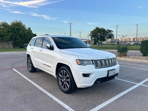 White 2017 Jeep Grand Cherokee Overland