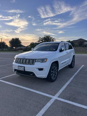 White 2017 Jeep Grand Cherokee Overland