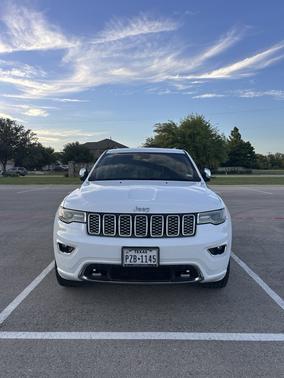 White 2017 Jeep Grand Cherokee Overland