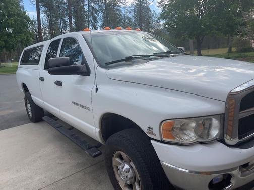 White 2004 Dodge Ram 3500 SLT Quad Cab