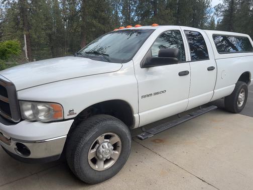 White 2004 Dodge Ram 3500 SLT Quad Cab