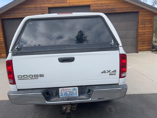 White 2004 Dodge Ram 3500 SLT Quad Cab