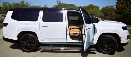2025 Jeep Grand Wagoneer L Series III Obsidian