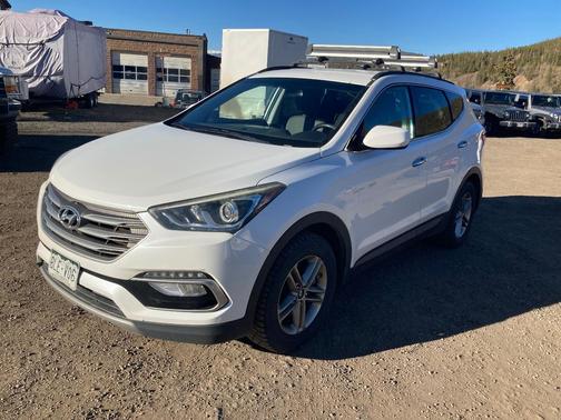 White 2017 Hyundai Santa Fe Sport 2.4L