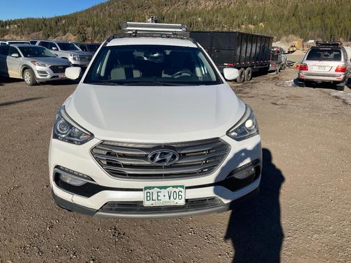 White 2017 Hyundai Santa Fe Sport 2.4L