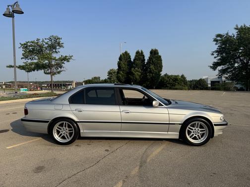 2001 BMW 740 iL