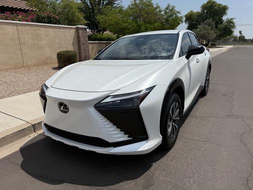 2024 Lexus RZ 300e Premium FWD w/20" wheels