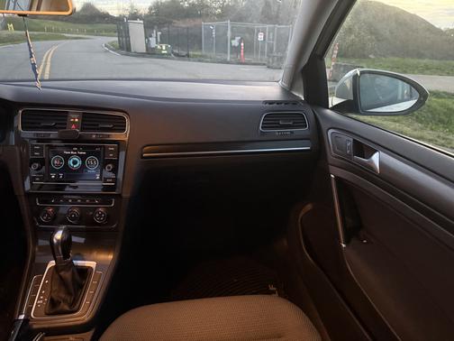 2019 Volkswagen Golf SportWagen 1.8T S