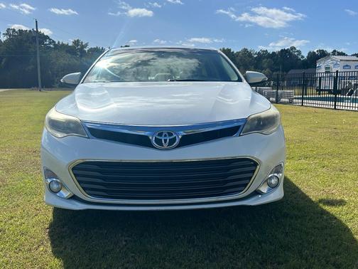 White 2013 Toyota Avalon XLE Touring