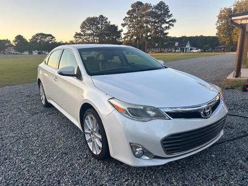 White 2013 Toyota Avalon XLE Touring