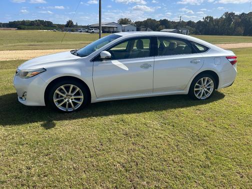 White 2013 Toyota Avalon XLE Touring