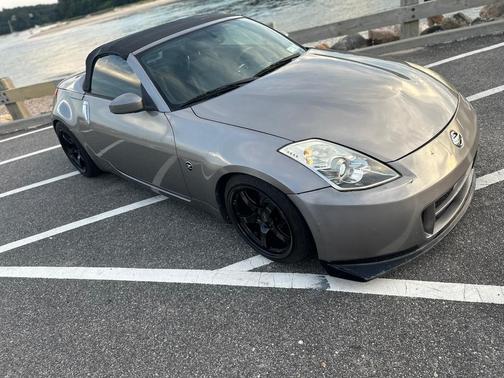 Gray 2007 Nissan 350Z Touring