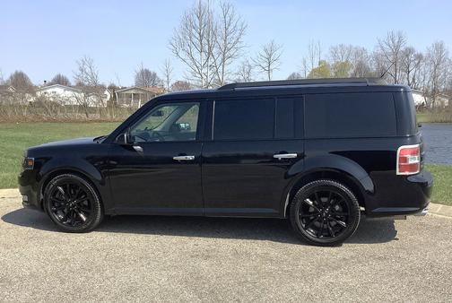 Black 2019 Ford Flex SEL