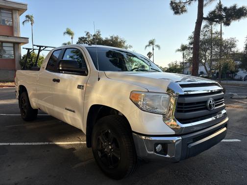 2015 Toyota Tundra SR5