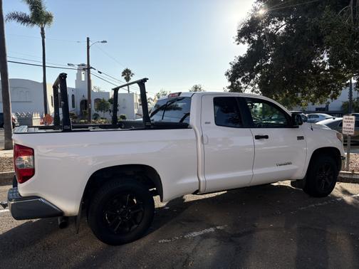 2015 Toyota Tundra SR5