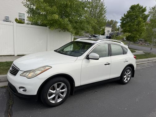 White 2008 INFINITI EX35 Base