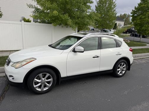 White 2008 INFINITI EX35 Base
