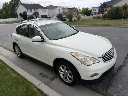 White 2008 INFINITI EX35 Base