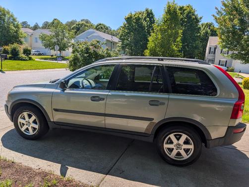 Gray 2006 Volvo XC90 2.5T