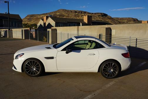 2018 Mercedes-Benz SLC 300 Base