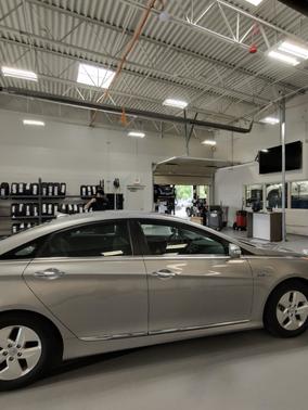 2011 Hyundai SONATA Hybrid Base