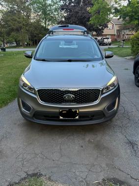 Gray 2017 Kia Sorento LX