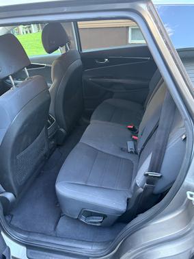 Gray 2017 Kia Sorento LX