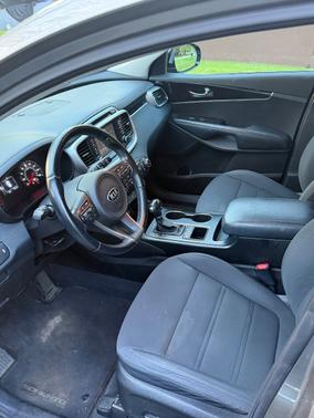 Gray 2017 Kia Sorento LX