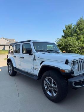 White 2022 Jeep Wrangler Unlimited Sahara