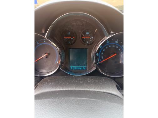 White 2015 Chevrolet Cruze 2LT