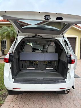 2016 Toyota Sienna LE