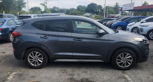Gray 2018 Hyundai TUCSON SEL