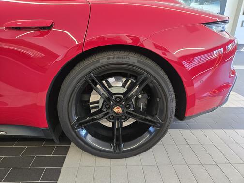 2020 Porsche Taycan Taycan Turbo
